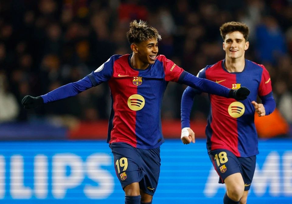 青训小将关键传球助攻队友破门